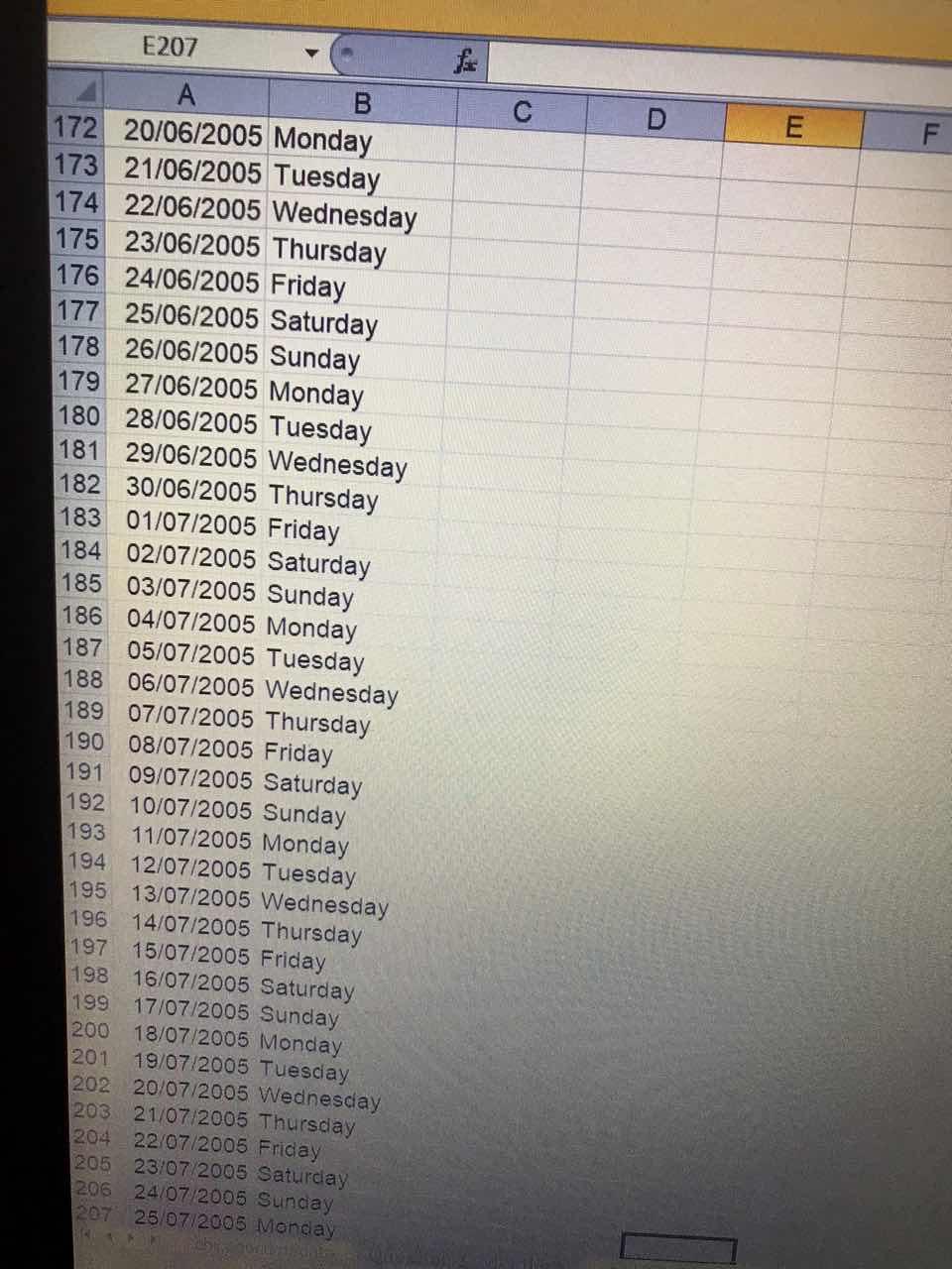 02/01/2005 Sunday 4 03/01/2005 Monday 5 04/01/2005 Tuesday 6 05/01/2005 Wednesday 7