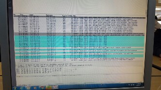 two hosts H1, H2 send TCP and UDP traffic to the same
