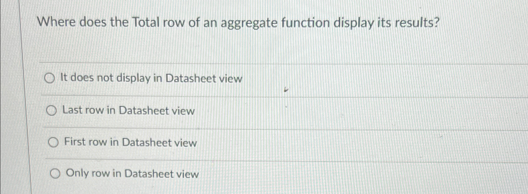  Where does the Total row of an aggregate function display its