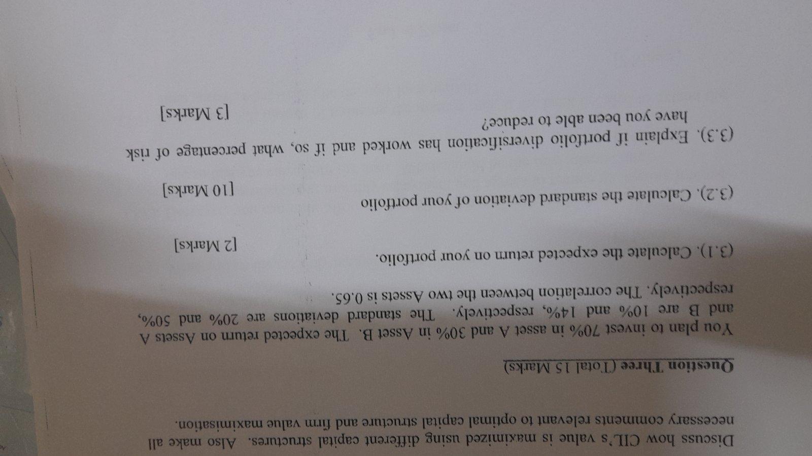 Discuss how CIL's value is maximized using different capital structures. Also