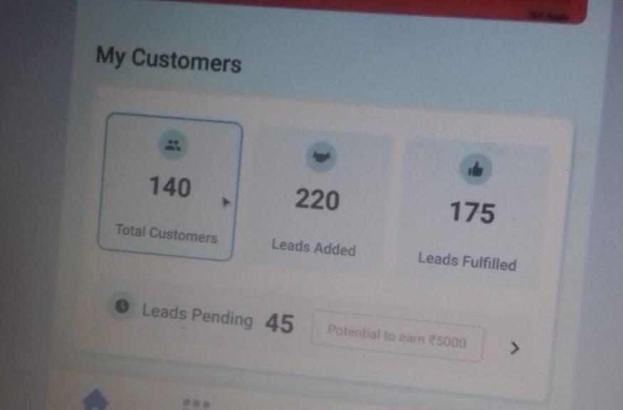 please create following window by using : "React Native" My Customers 140