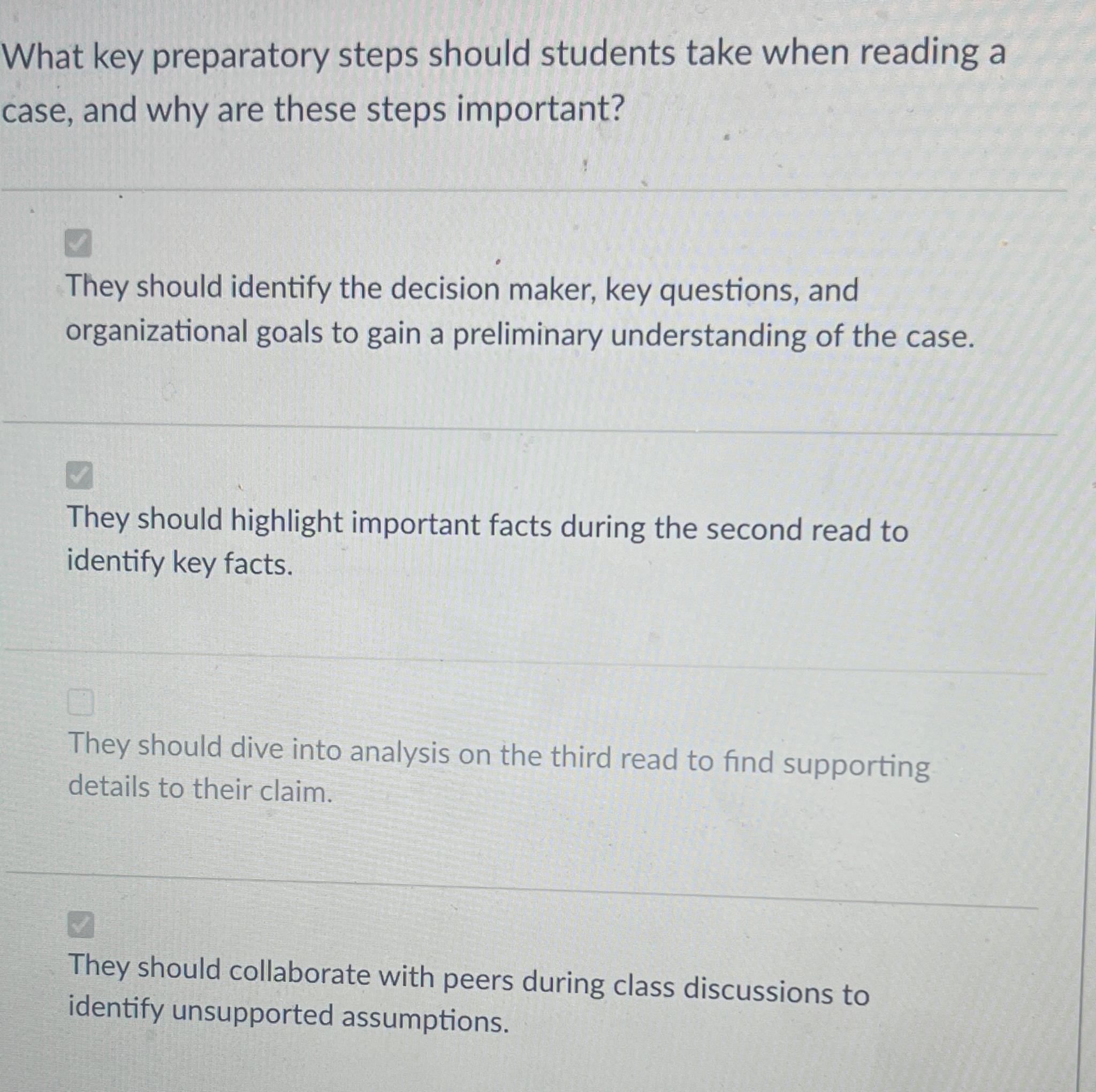  What key preparatory steps should students take when reading a case,