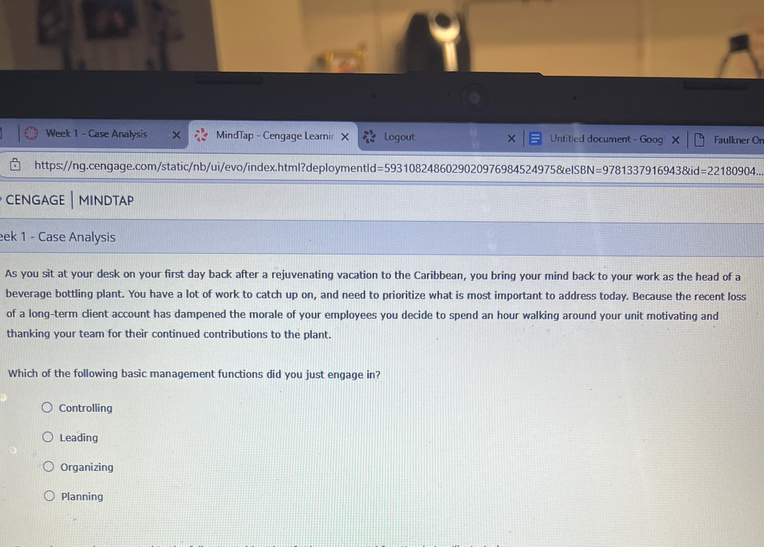  eek 1- Case Analysis As you sit at your desk on