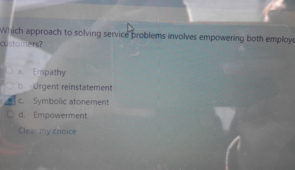 Which approach to solving service problems involves empowering both employe customers?