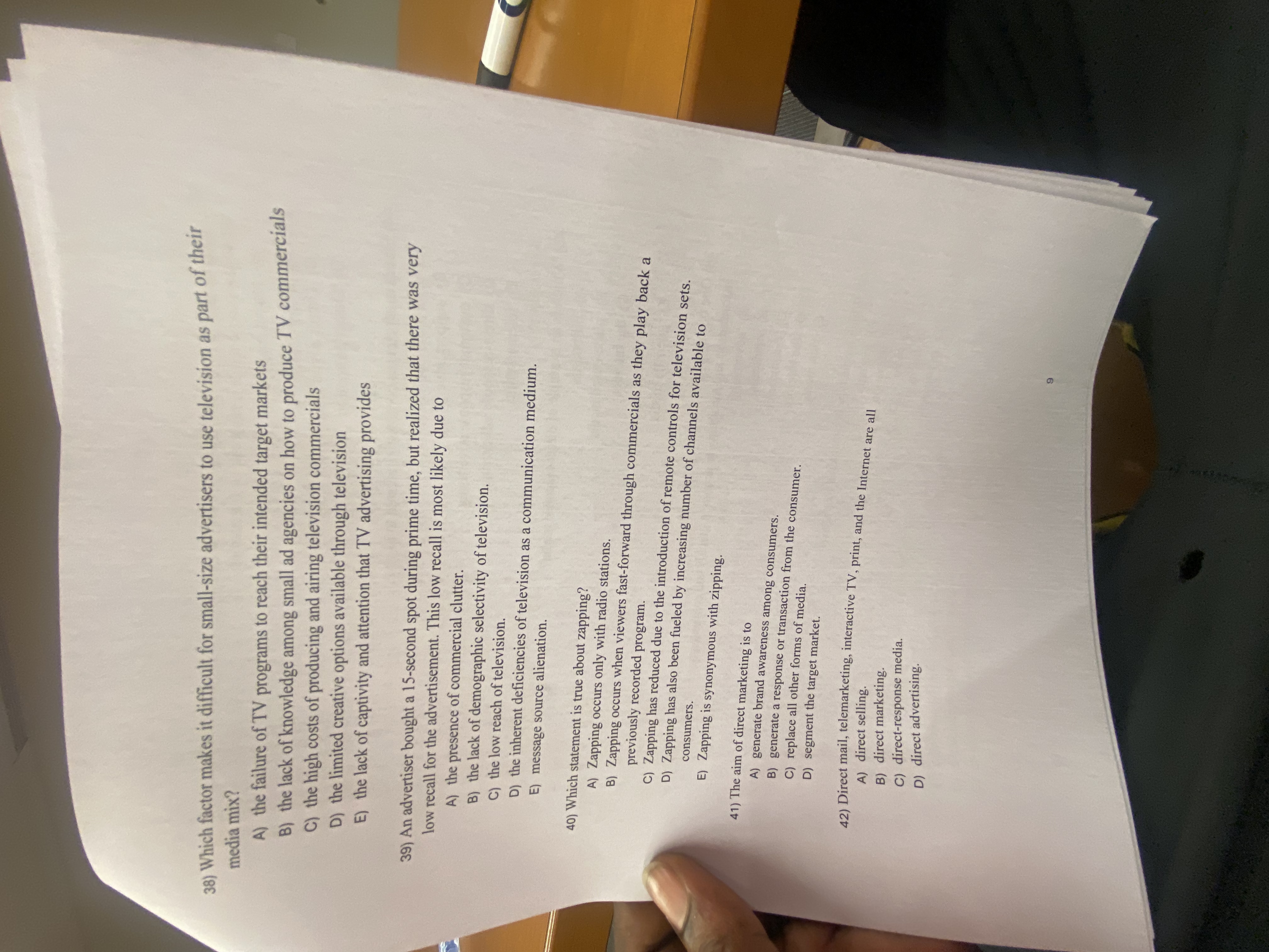  Which factor makes it difficult for small-size advertisers to use television