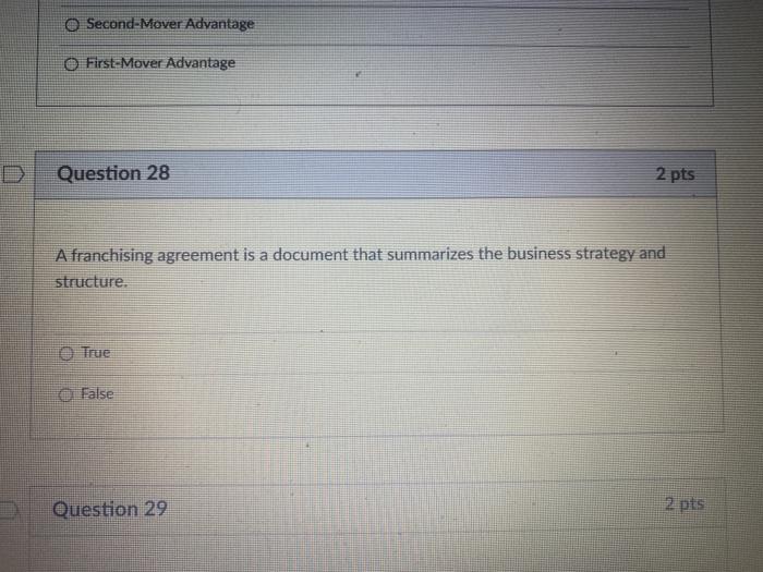 O Second-Mover Advantage e First-Mover Advantage