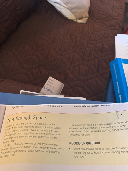 as the event planner for a largo convention A