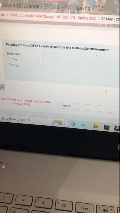 Polymaths do not make creative associations as