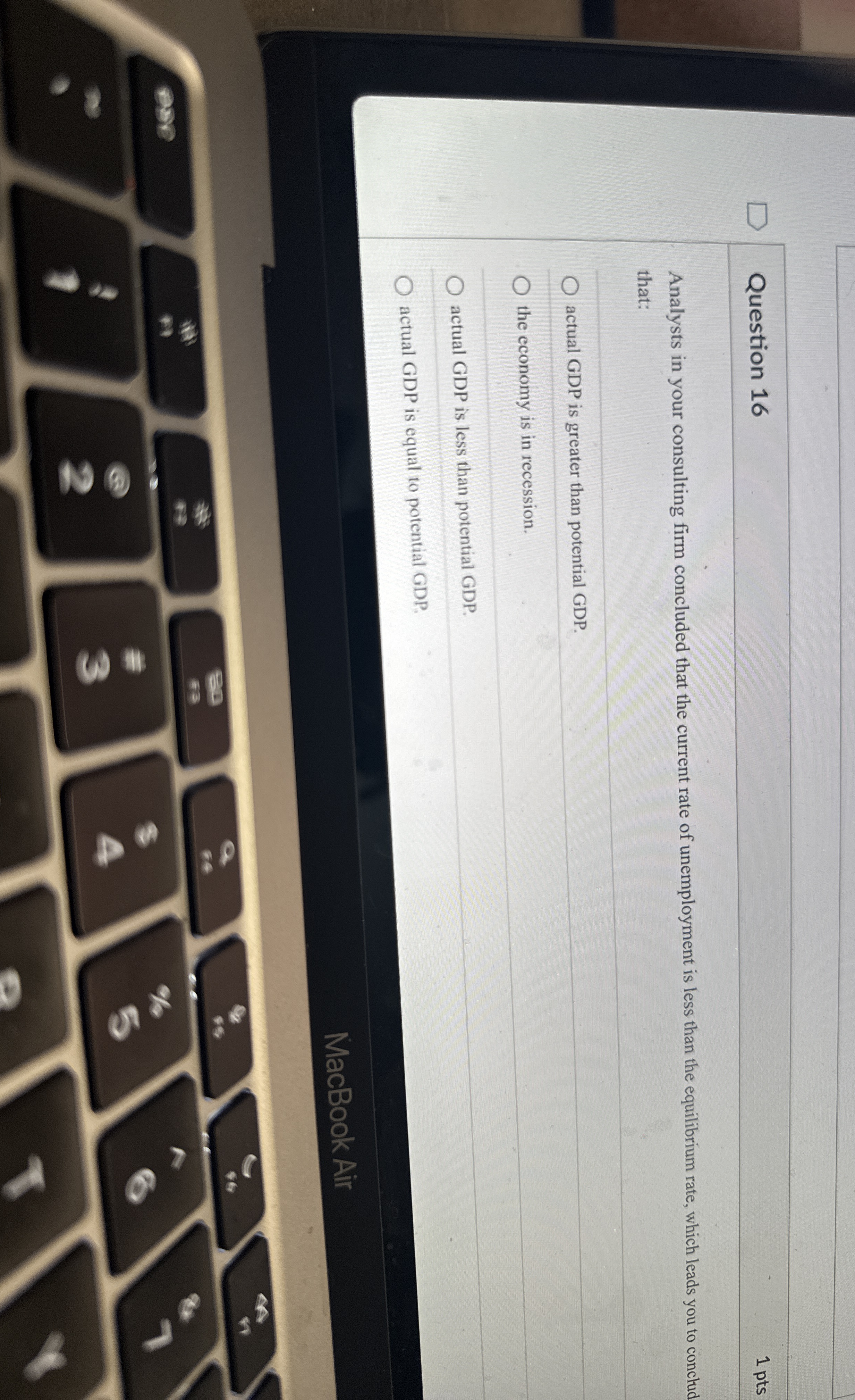 Question 1 6 1 pts Analysts in your consulting