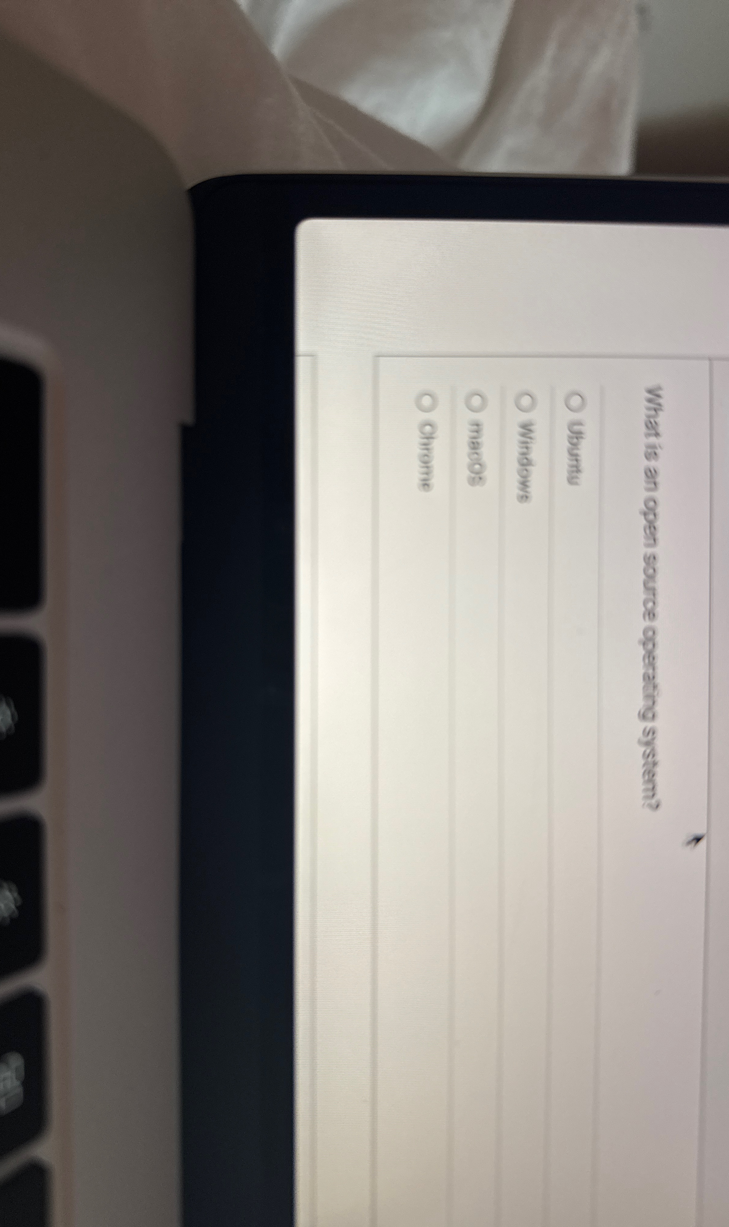 What is an open source operating system? Ubumty