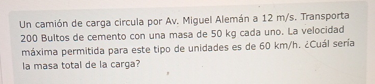 Un cami n de carga circula por Av . Miguel Alem n