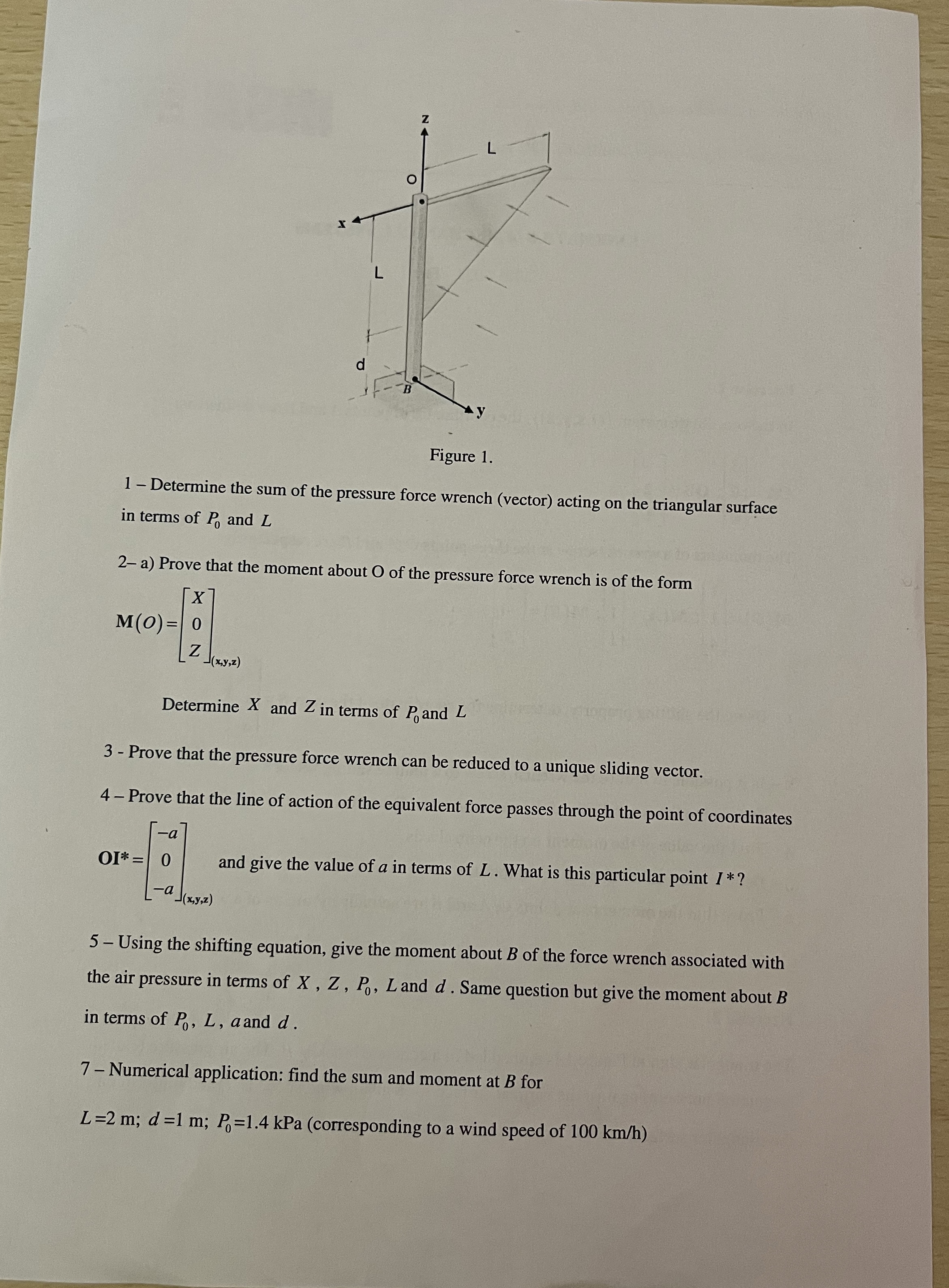 The triangular sign in Figure 1 is embeddee in a