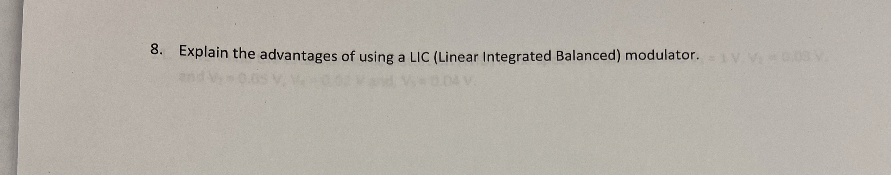 Explain the advantages of using a LIC ( Linear