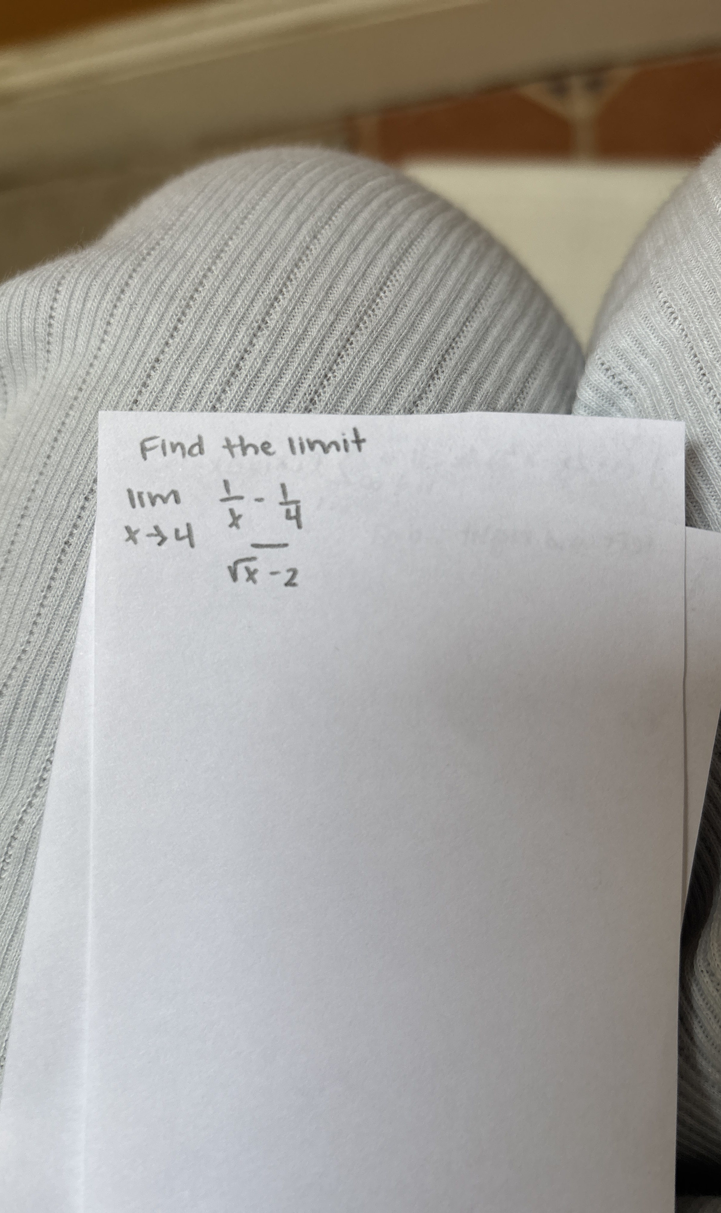Find the limit lim x 4 1 x - 1 4 x 2 - 2