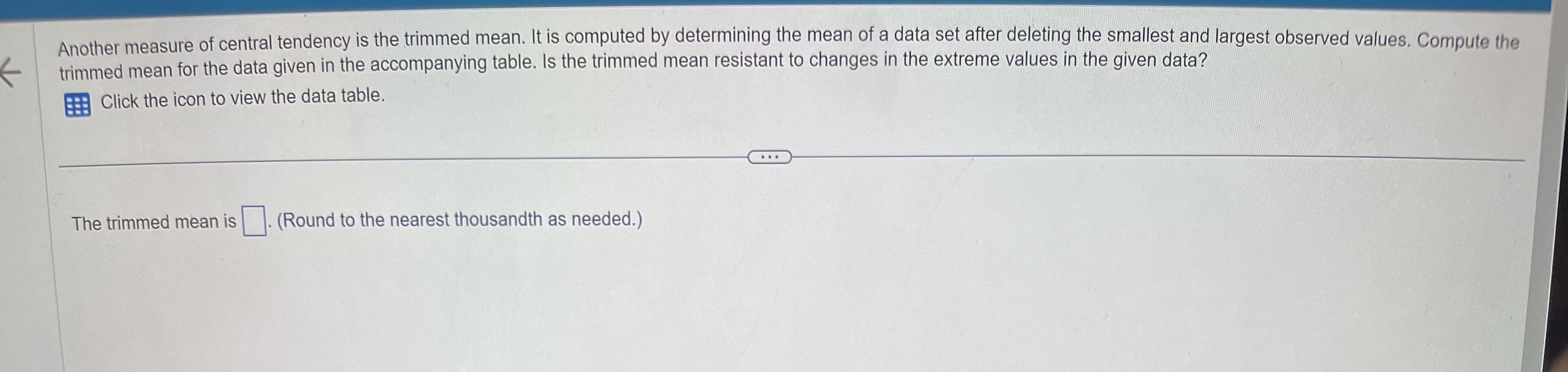 Which histogram depicts a higher standard