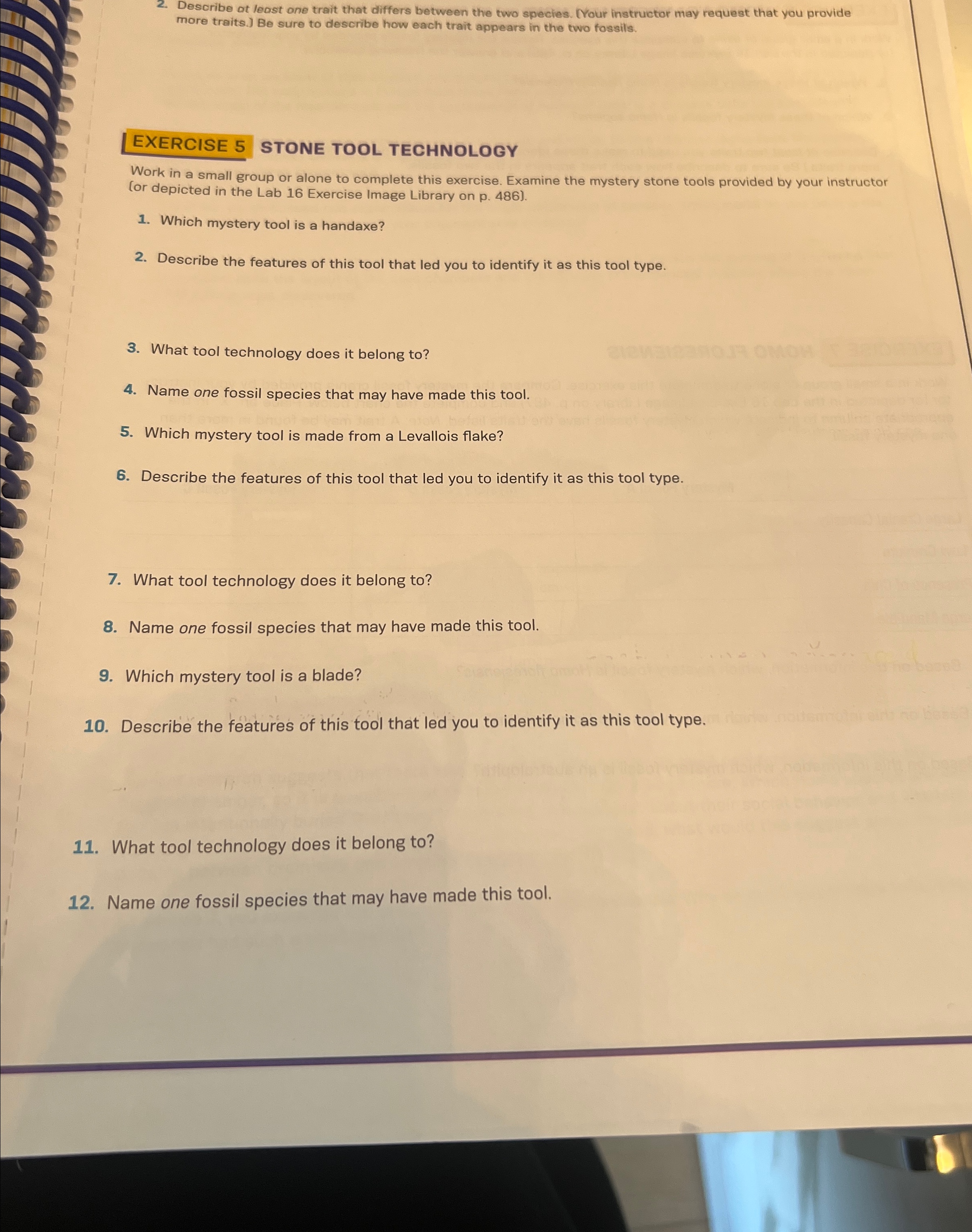 Desoribe ot least one trait that differs between