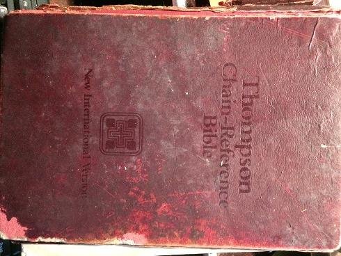 holy bible new international version thompson chain reference handi size red letter burgundy top grain
